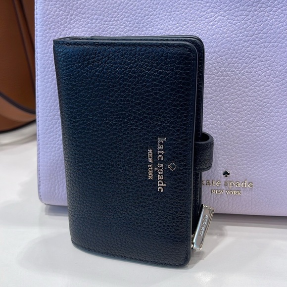 Kate Spade Leila Medium Compact Bifold Wallet
Black 
NWT - Picture 2 of 16
